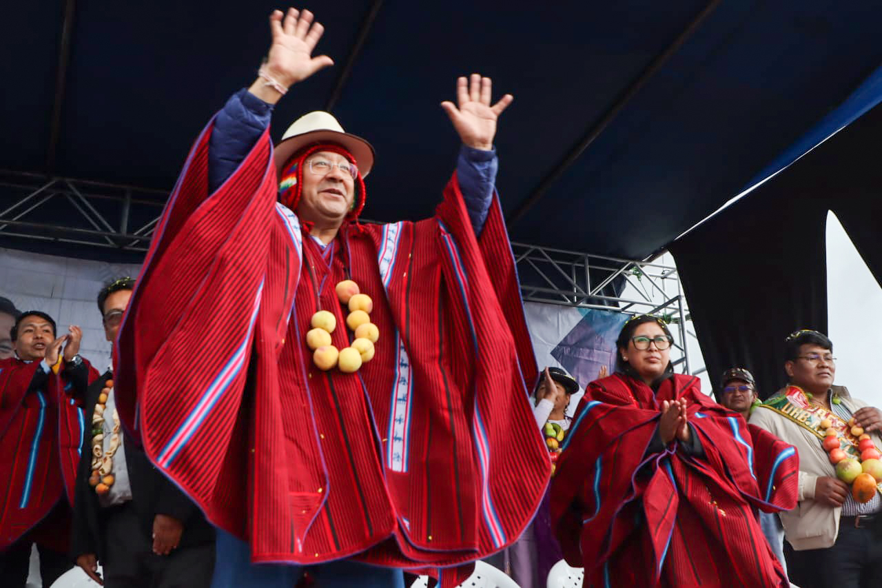 Copa a Arce: “Éste es su pueblo, su gente, lo vamos a apoyar hasta el final”