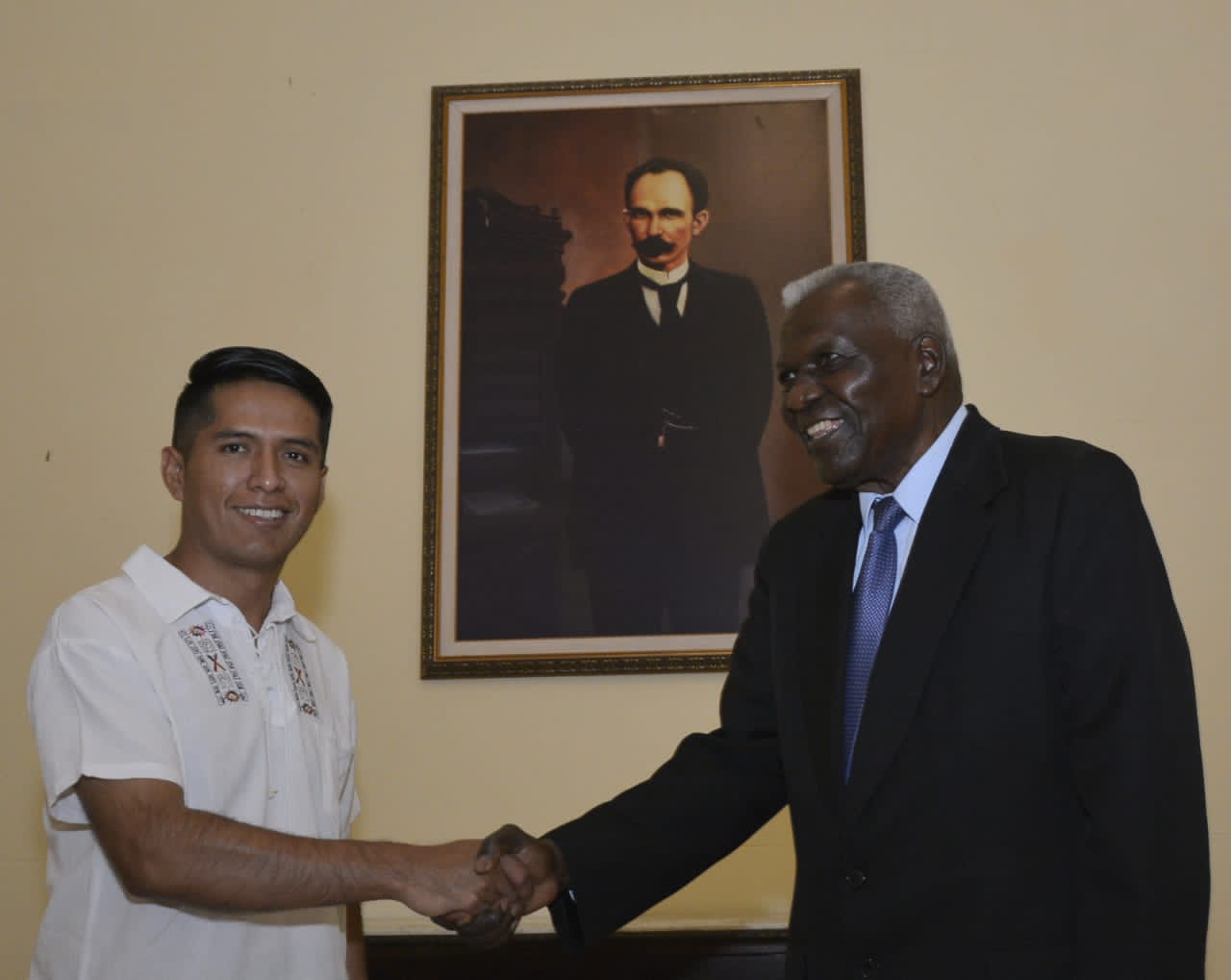 Presidente del Senado impulsa en Cuba gestiones del Gobierno para la construcción del Complejo Farmacéutico