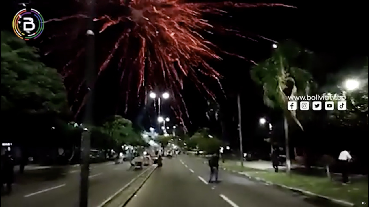 Grupos violentos atacan a policías e intentan tomar nuevamente el Comando Departamental en Santa Cruz