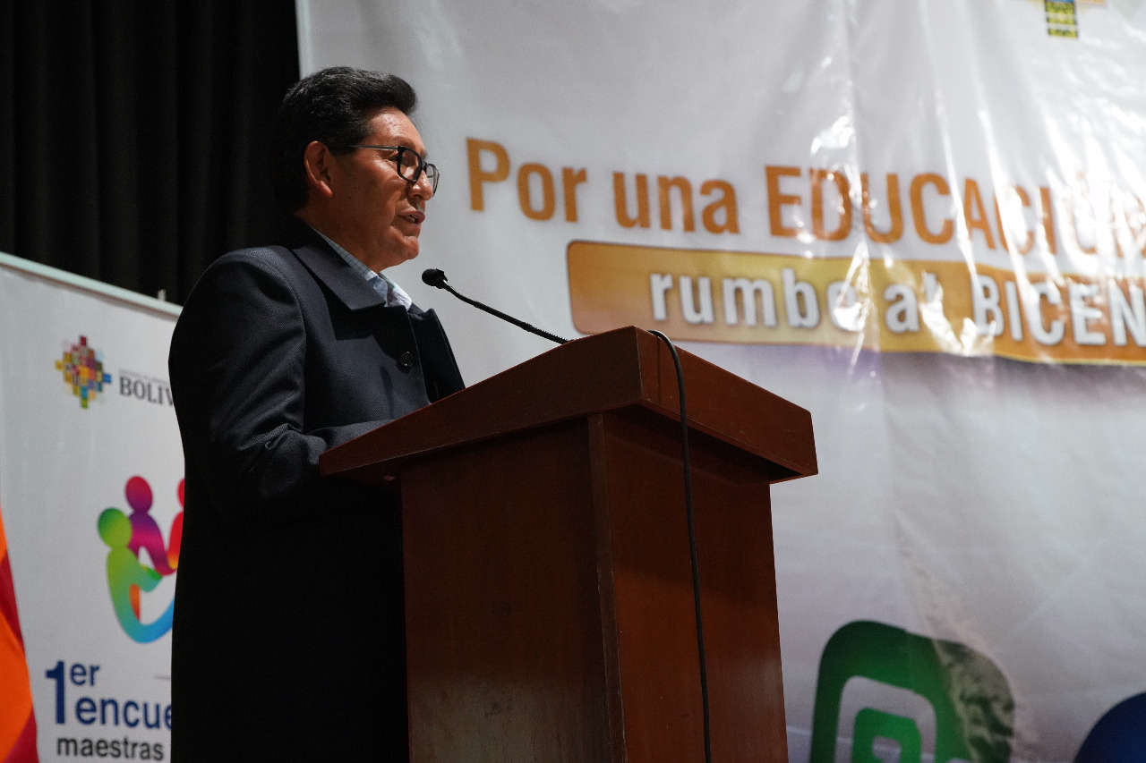 Educación ratifica inicio de clases con currículo actualizado y llama a la reflexión a Álvarez