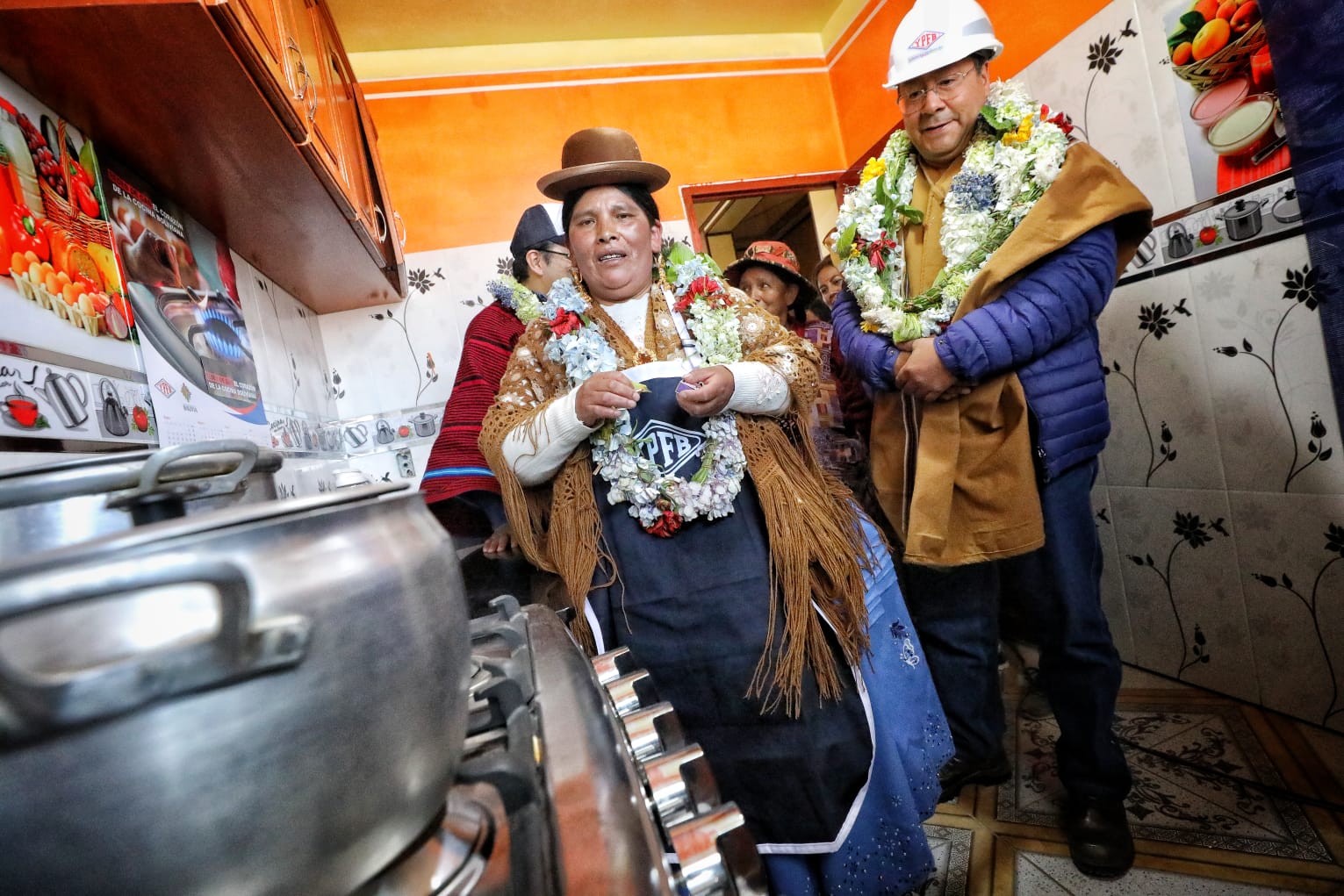 Presidente entrega obras en El Alto y destaca el rol de los alteños en la defensa del gas, la wiphala y la democracia