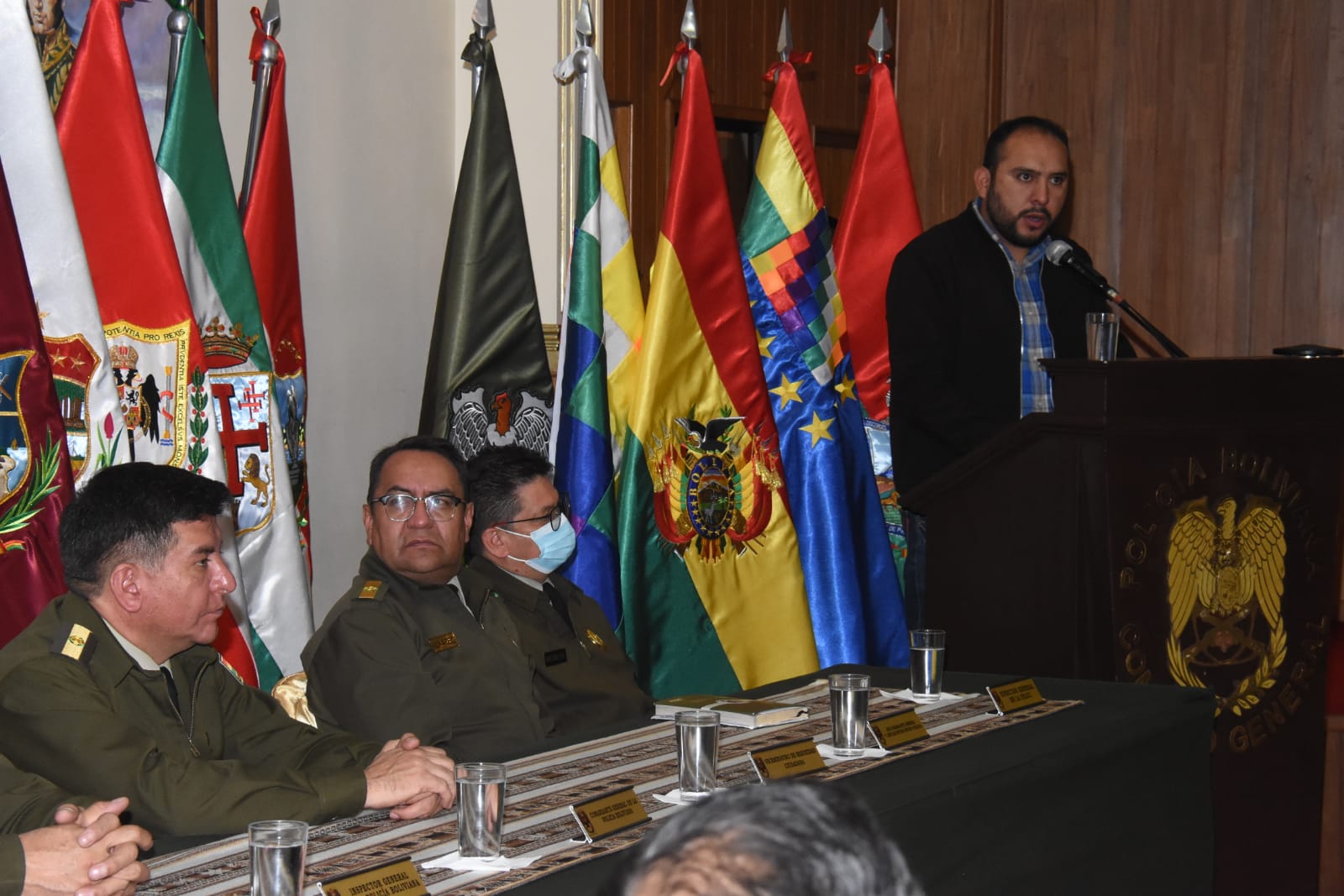 Policía aprehende a dos personas acusados de trata de personas en La Paz 