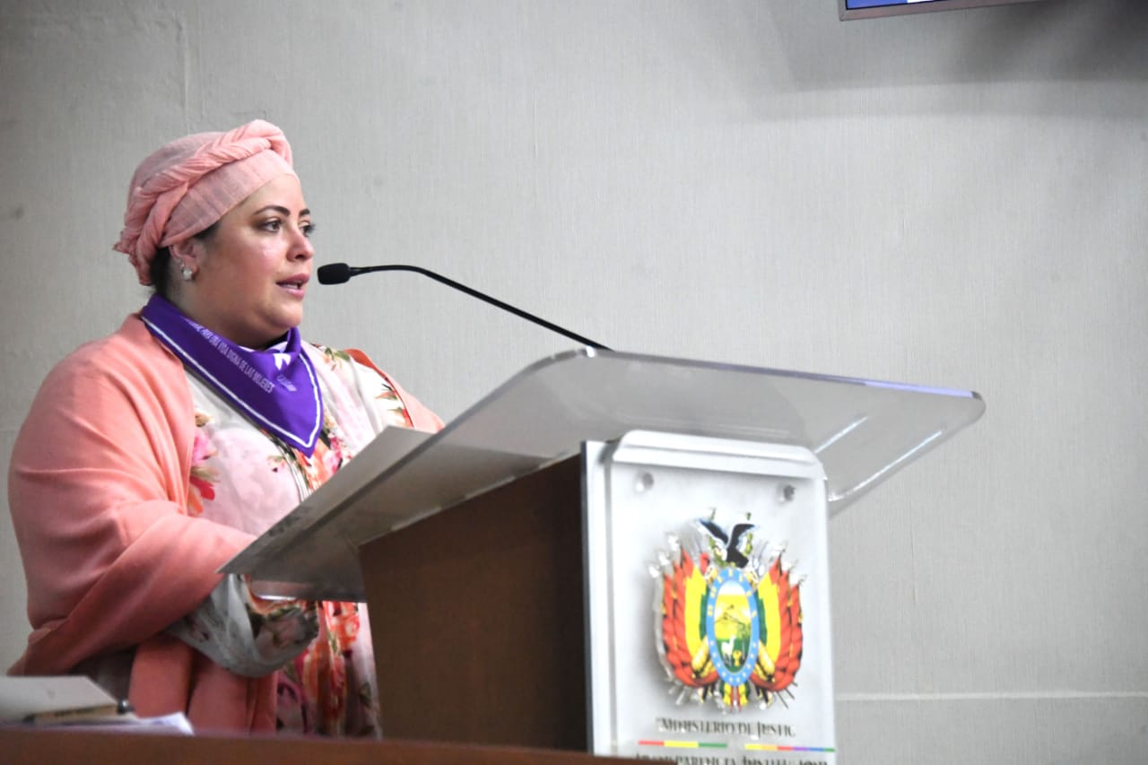 Gobierno convoca a un trabajo conjunto para acabar con la violencia hacia las mujeres