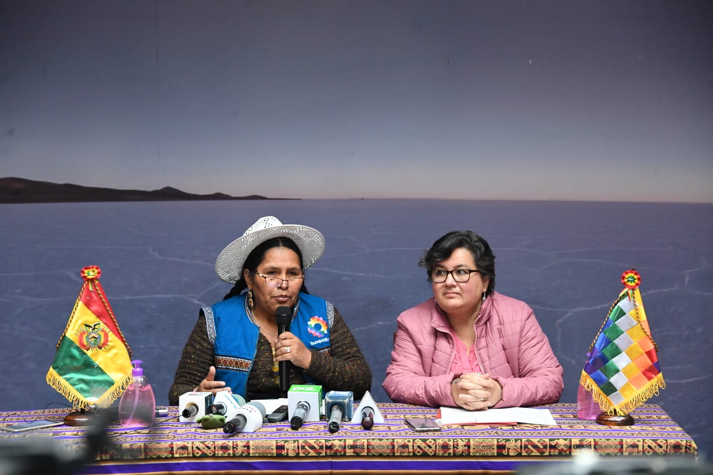 Ministra de Culturas: Es “descabellada” la idea de expulsar del MAS al Presidente porque sería como atacar al 55% de los bolivianos que votaron por él