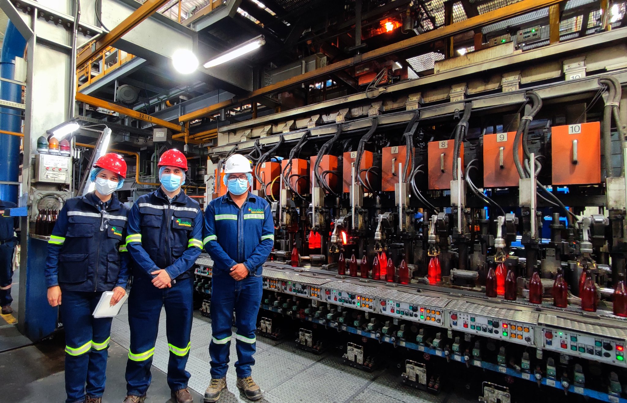 Envibol y Campiñas Chapacas firman contrato de venta de un millón de botellas por un valor de Bs 2,7 millones