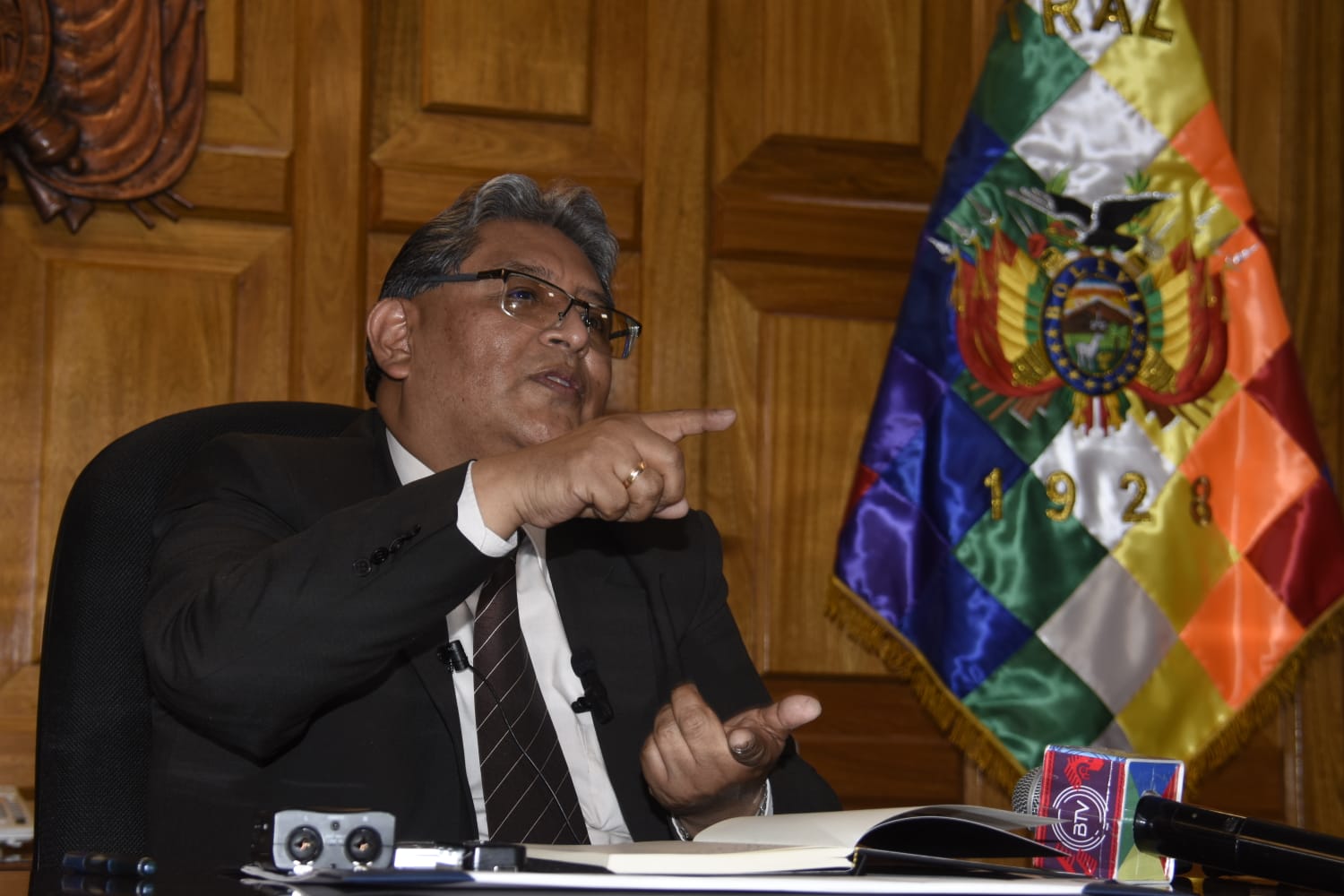 BCB confía que el “riesgo país” de Bolivia disminuirá de “manera sustancial” con la vigencia de la ley del oro