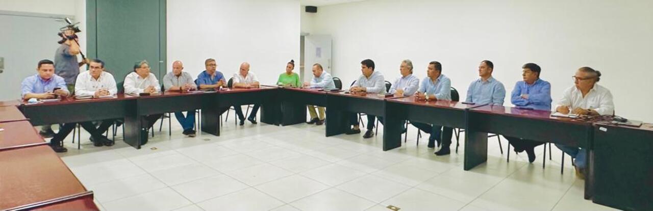 El BCB socializa en Santa Cruz nueva medida que favorece a los exportadores bolivianos 