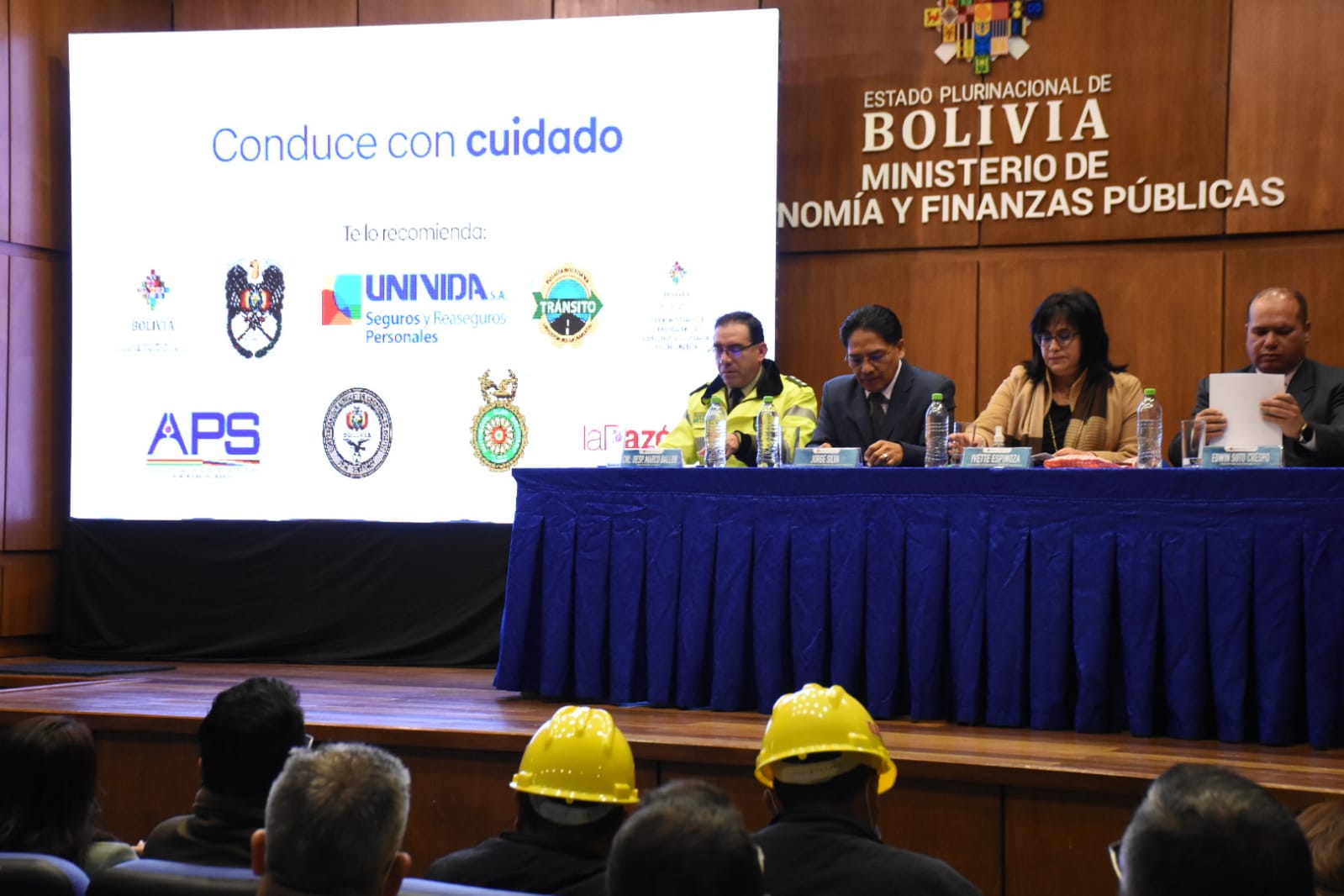 Univida activa la campaña “No te distraigas, cuida tu vida” para prevenir accidentes de tránsito