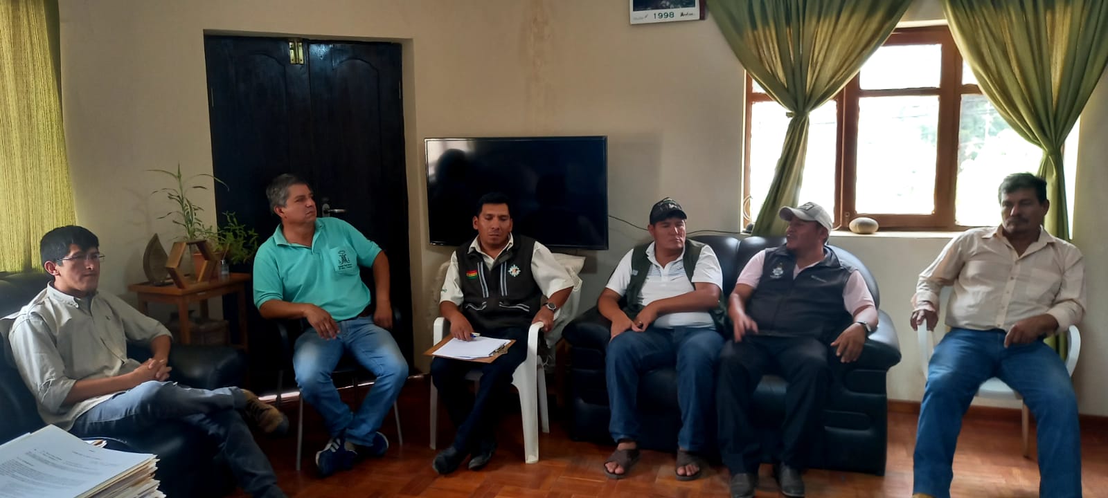 Senasag socializa el plan contra la gripe aviar para evitar el ingreso de la enfermedad a Santa Cruz