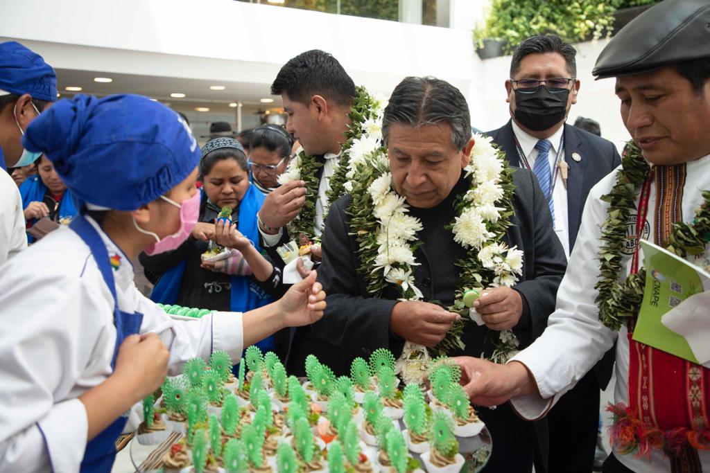 Vicepresidente identifica tres frentes de acción para “liberar” a la hoja de coca de la lista de estupefacientes
