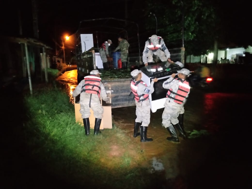 Más de 800 personas fueron evacuadas por la Armada, los patrullajes fluviales se intensifican en Pando