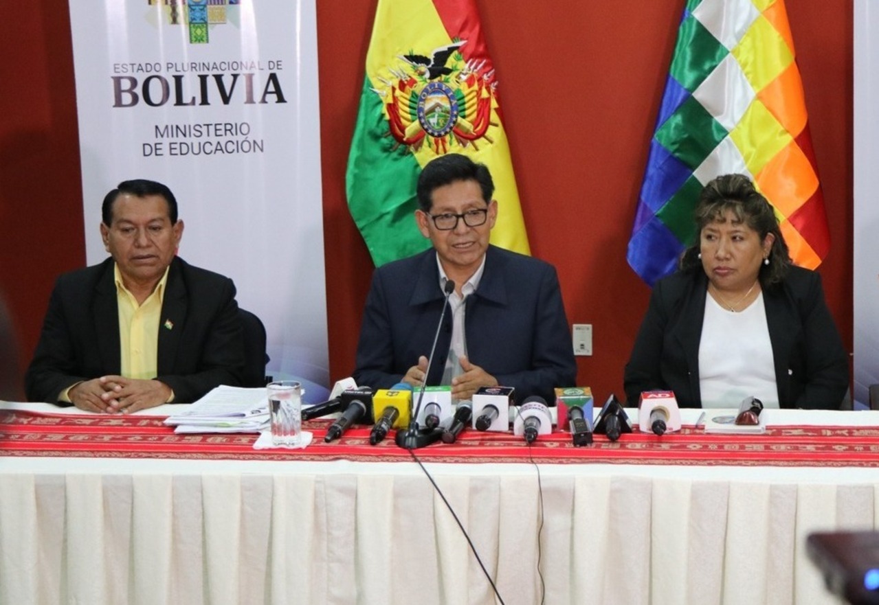 Educación ve necesario avanzar en distribuir las 16.000 horas para bajar el déficit histórico