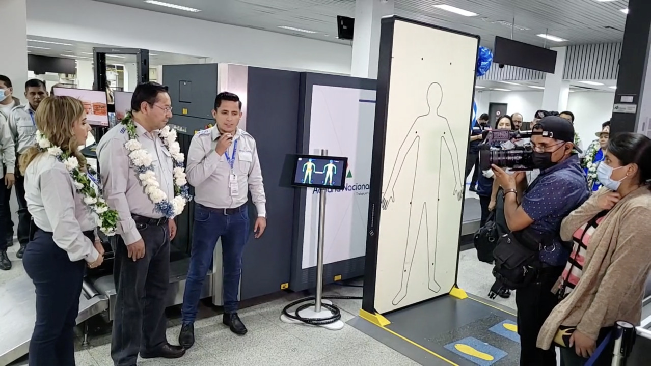 Los aeropuertos de La Paz y Santa Cruz cuentan con 10 modernos escáneres aduaneros