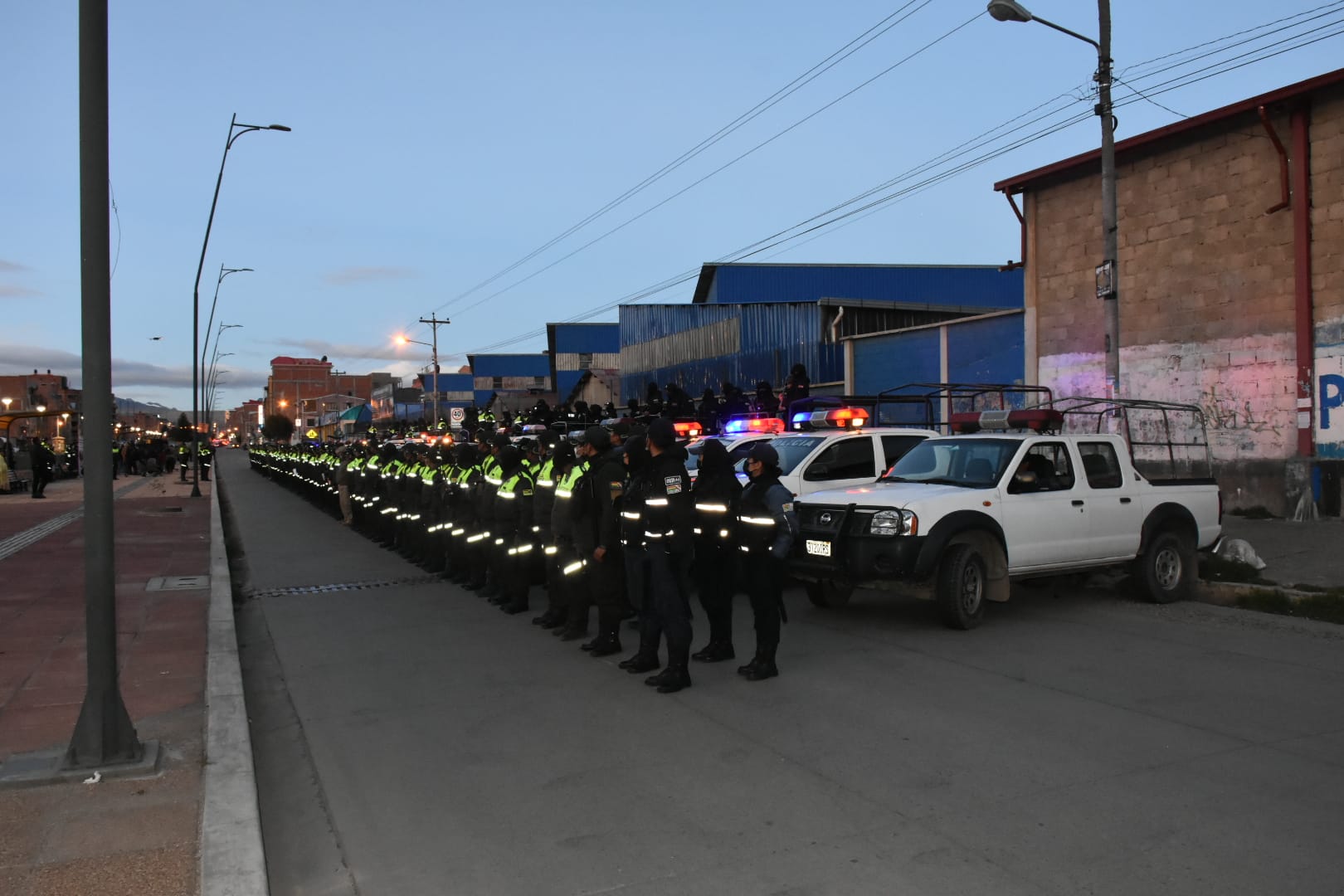 Desplazan a más de 1.600 policías para resguardar la seguridad ciudadana en La Paz