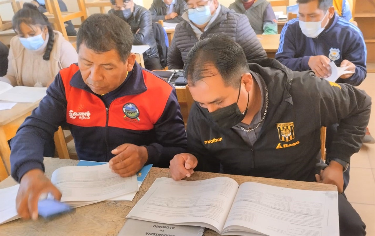 Gobierno desembolsa Bs 221,9 millones para el pago del “Bono a la permanencia a maestros