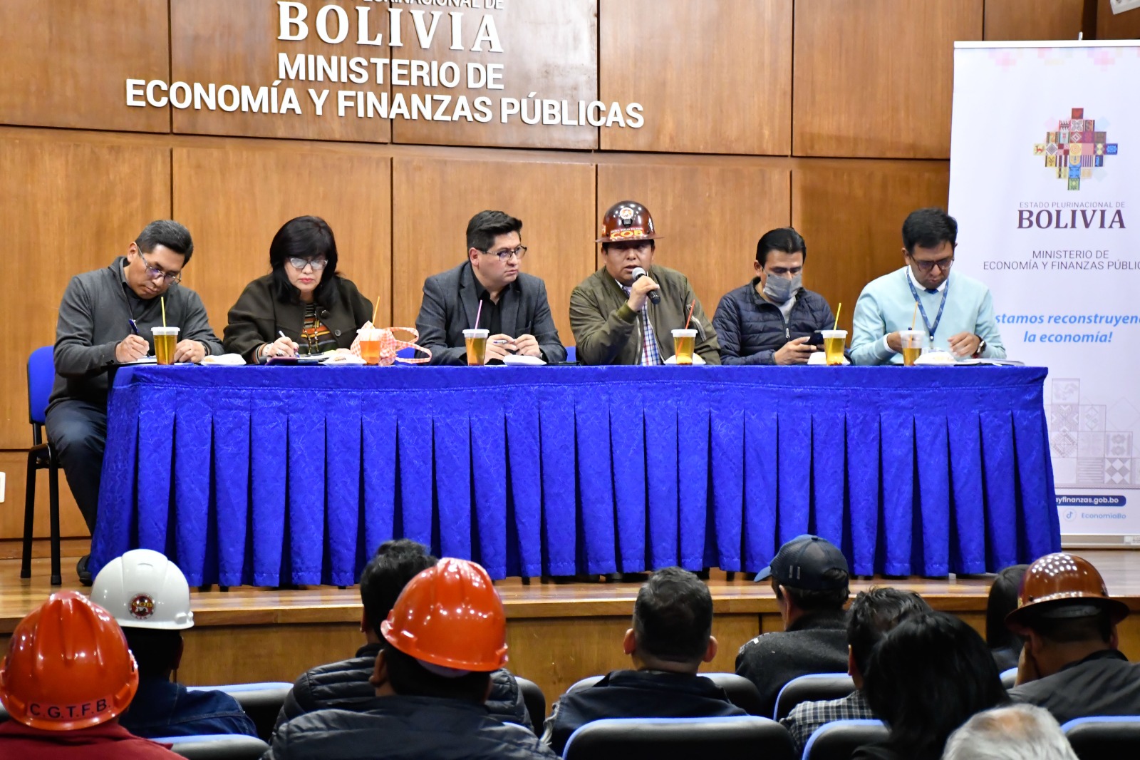 Subcomisión de pensiones del Ministerio de Economía y la COB se encuentra en pleno trabajo