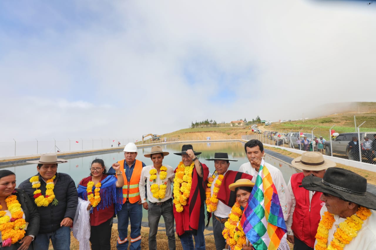 Gobierno entrega cuatro sistemas de microriego en la provincia Cercado de Tarija