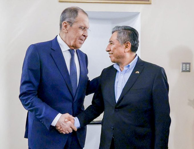 Bolivia y Rusia hablan de temas de interés común y del rol del BRICS