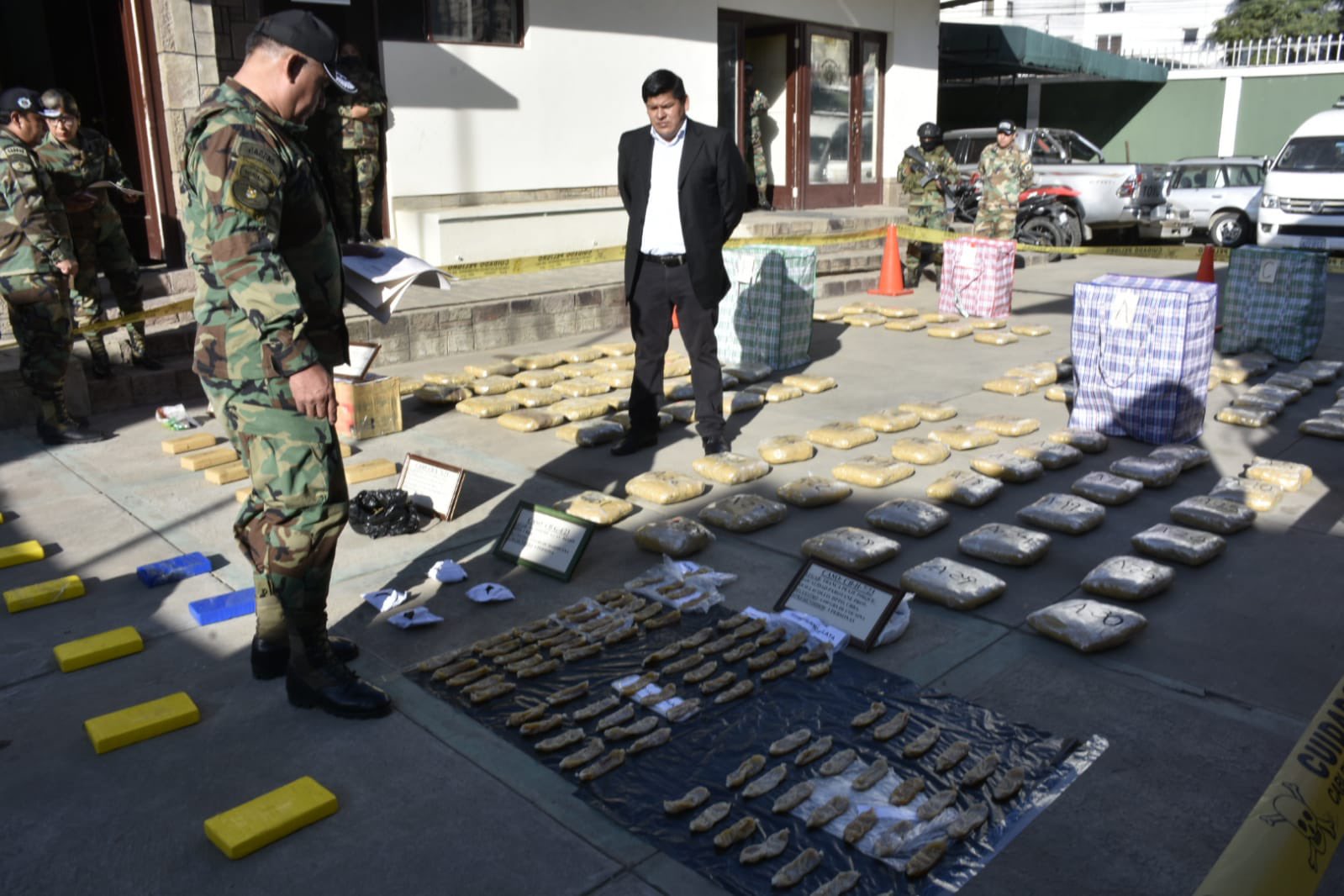 Felcn incauta más de 150 kilos de drogas en Cochabamba y aprehende a nueve personas