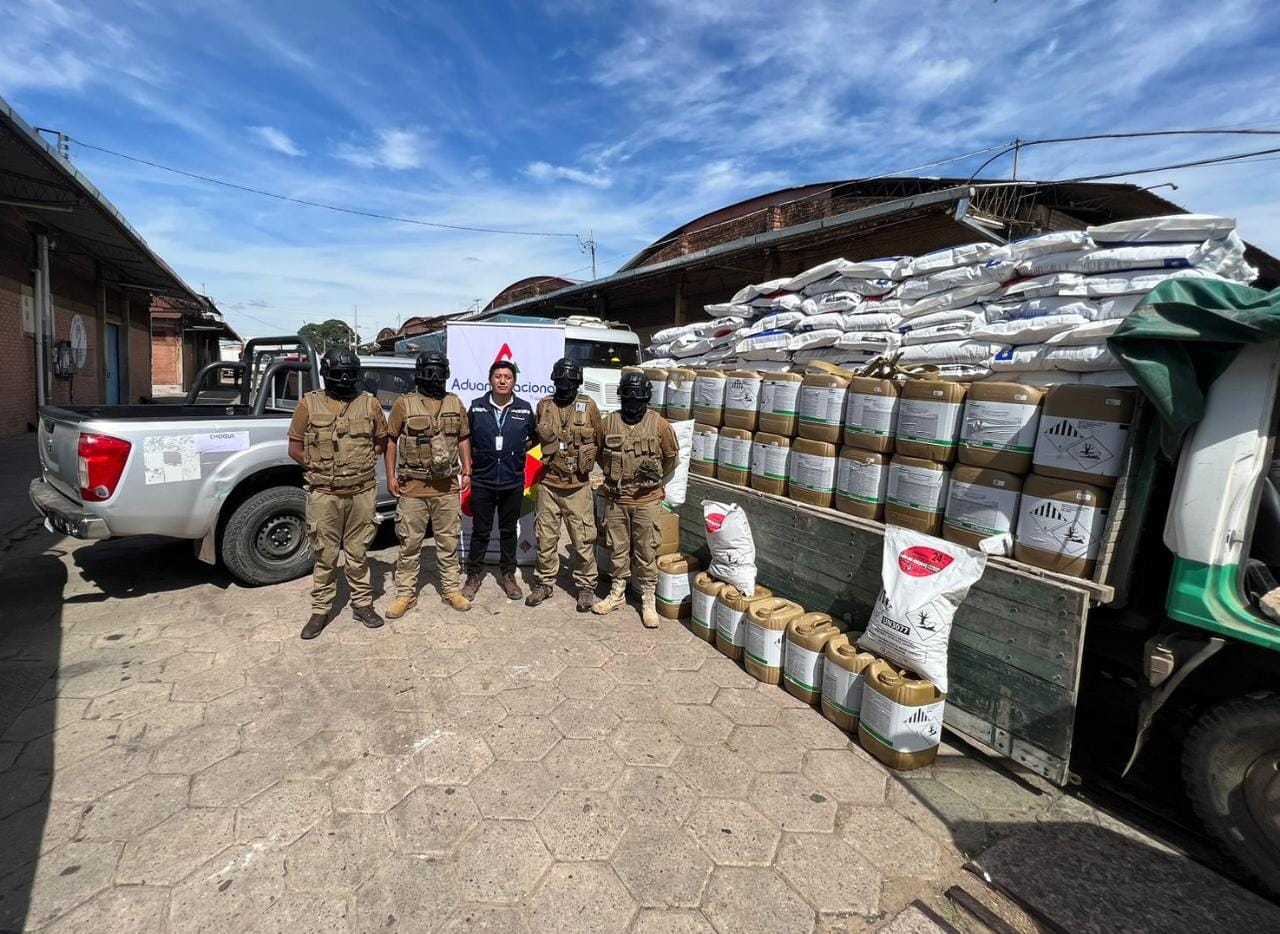 Aduana comisa 26 toneladas de bebidas alcohólicas y harina de contrabando camufladas con ladrillos