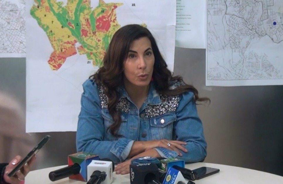 Concejal Pérez del Castillo denuncia que se llevan 93 turriles de cemento asfáltico de la edil Emavías