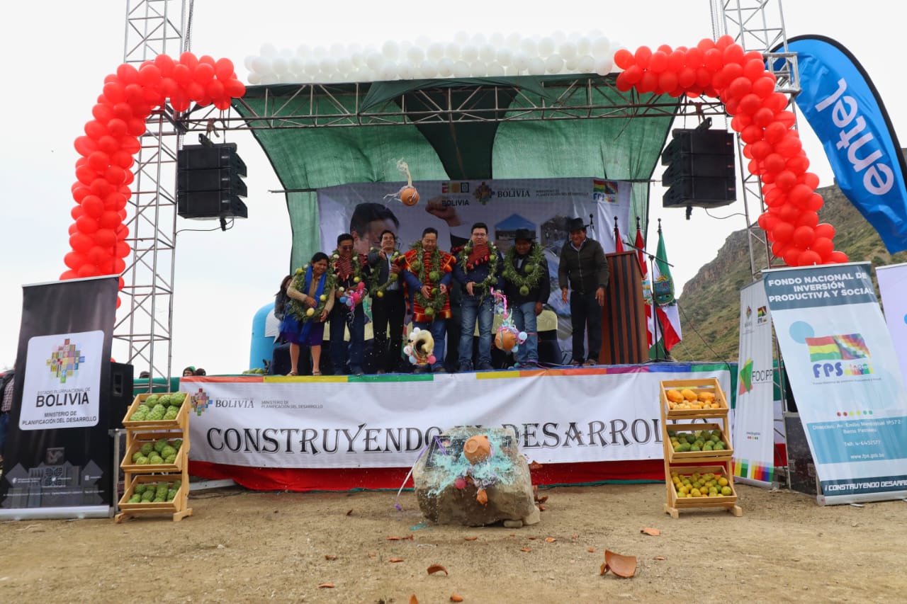 Arce da inicio en Presto a la construcción de una planta de industrialización de chirimoya y durazno con casi Bs 8 millones de inversión 