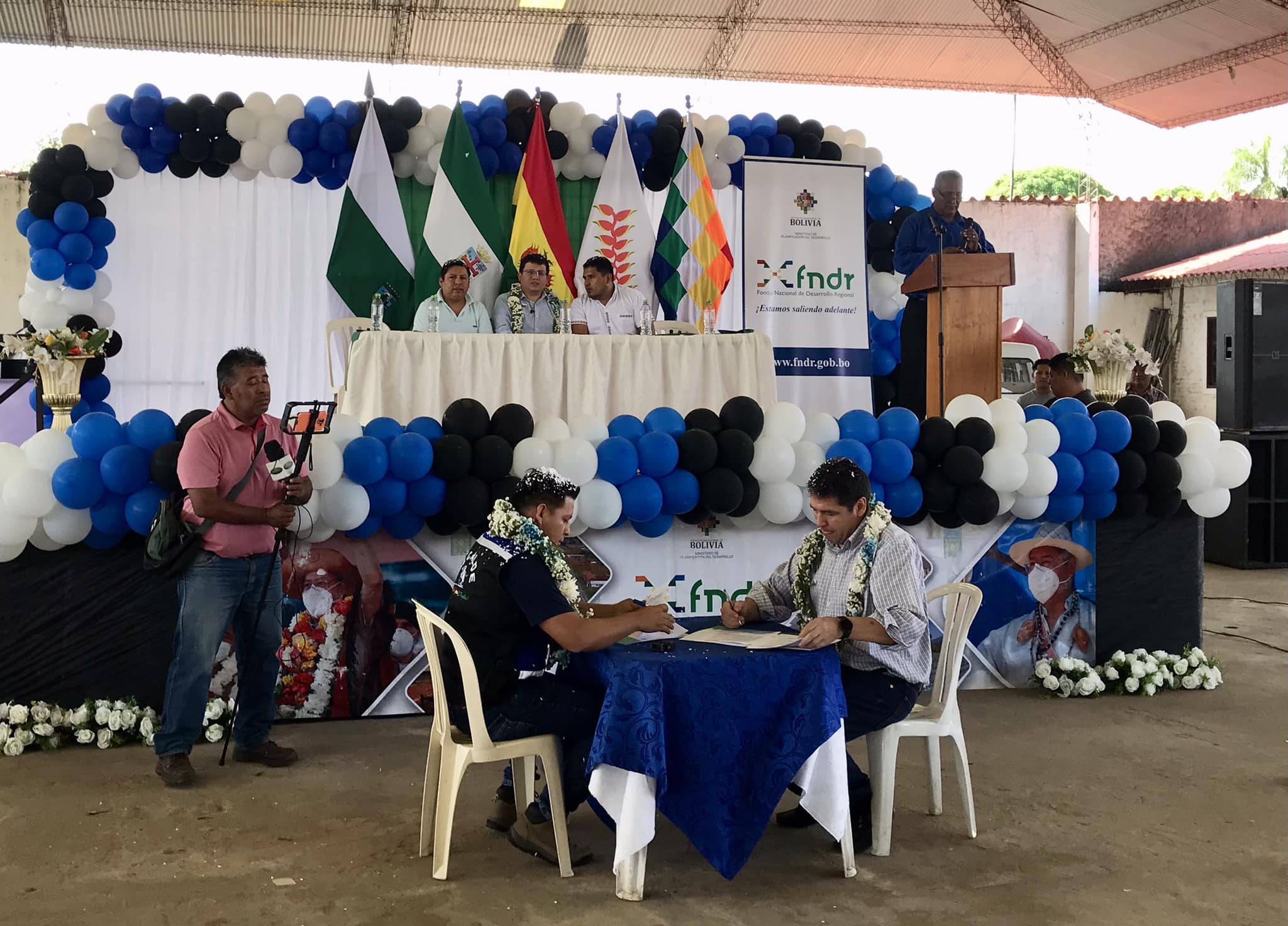 Warnes accede a Bs 85,7 millones del FNDR para la doble vía a Santa Cruz y compra de maquinaria pesada