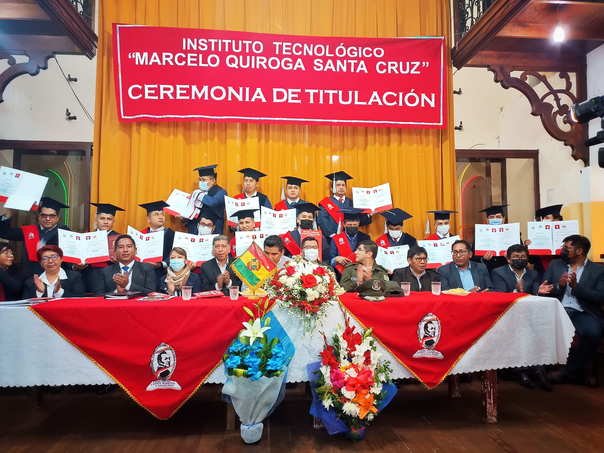 Privados de libertad se gradúan como contadores e informáticos en San Pedro