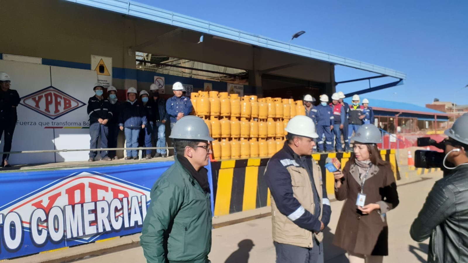 YPFB entrega 1.000 garrafas recalificadas a Oruro para precautelar la seguridad de los usuarios