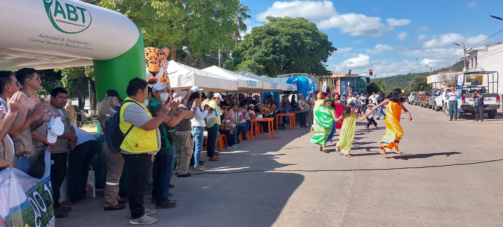 Caravana de prevención de incendios forestales llega a Camiri