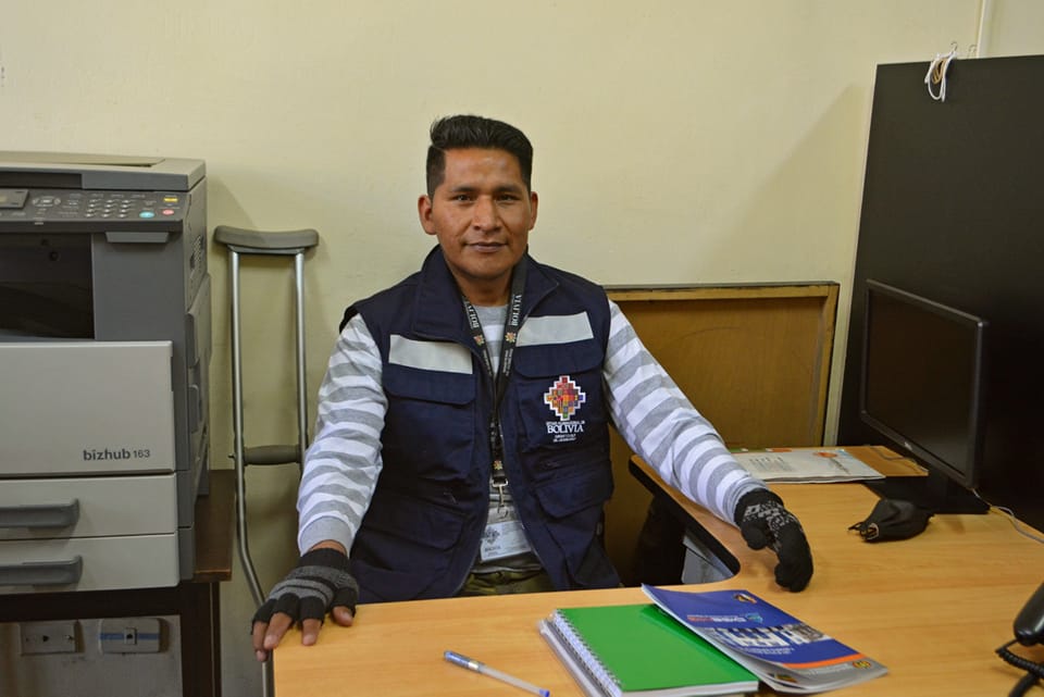 Ministerio de Gobierno da empleo a Plácido Cota, el cocalero herido con dinamita en 2022 