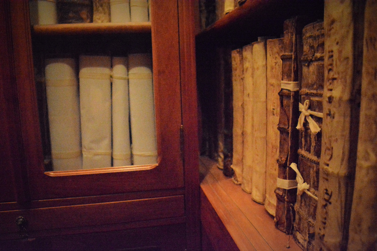 Cierra la Semana de los Archivos con un conversatorio, el Archivo y Biblioteca Nacionales de Bolivia abre sus puertas al público