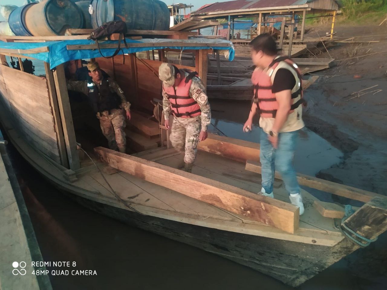 Comisan 2.000 pies tablares de madera en el río Beni