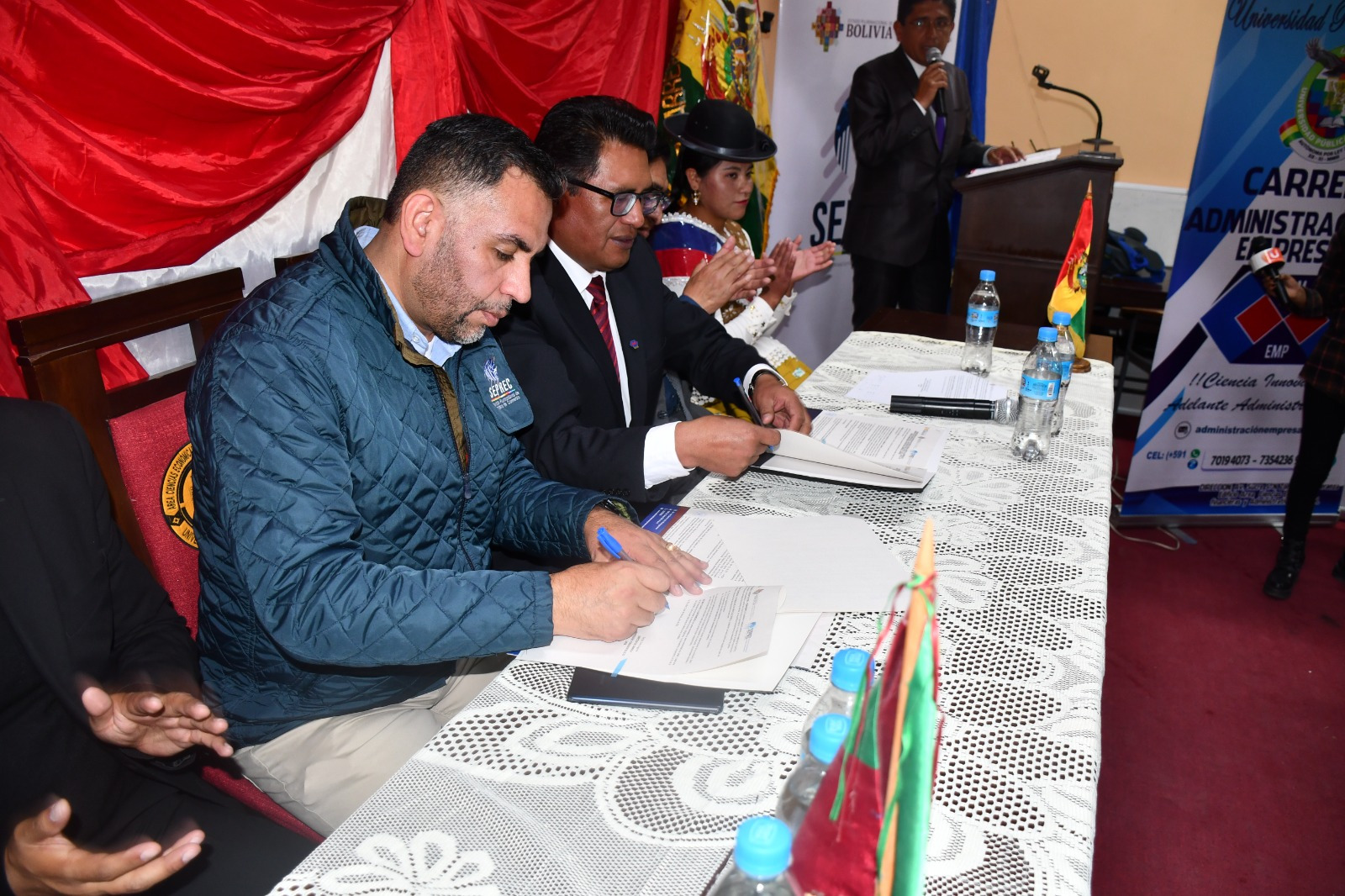 Seprec y la UPEA firman convenio de cooperación para pasantías de universitarios 