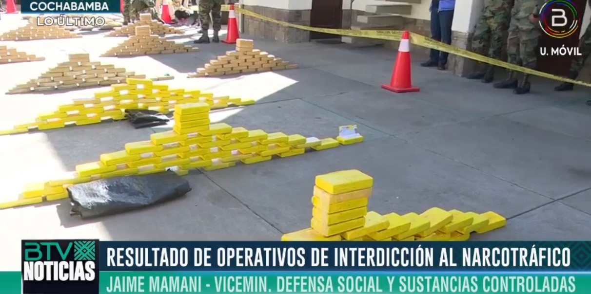 Felcn aprehende a 14 personas y secuestra cerca de media tonelada de marihuana y cocaína en Cochabamba 