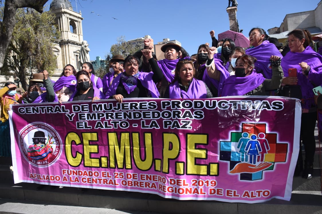 Mujeres Productivas y Emprendedoras de El Alto condenan actos de violencia y exigen respeto para el Gobierno
