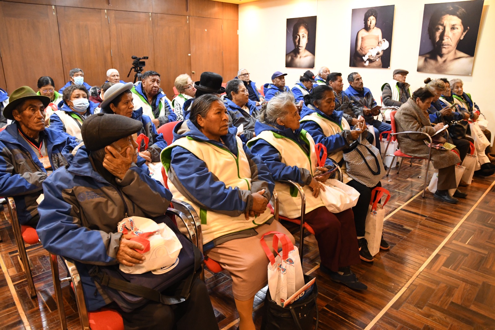 Proyecto de la Defensoría del Pueblo plantea que adultos mayores sean promotores de los derechos humanos 