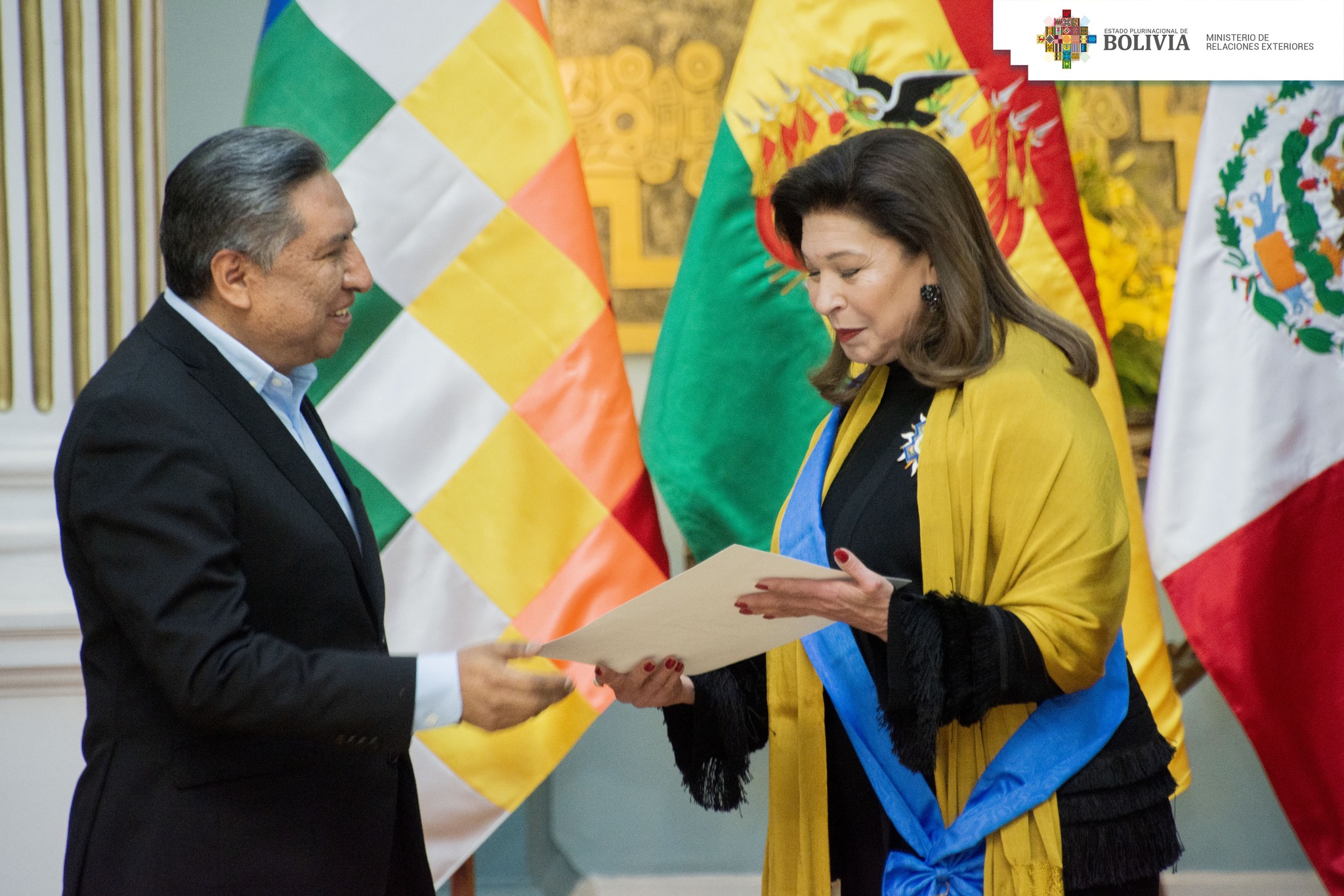 Gobierno distingue a embajadora de México y afianza la relación bilateral