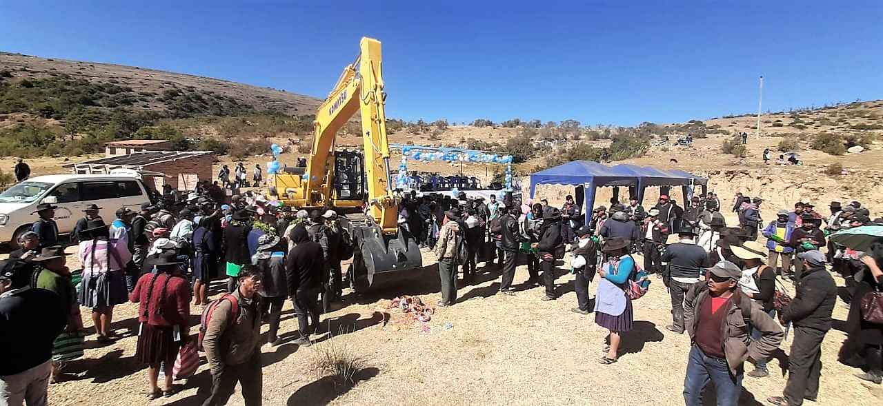 FNDR entrega maquinaria y aprueba nuevo financiamiento por BS 950.000 para el municipio de Zudáñez