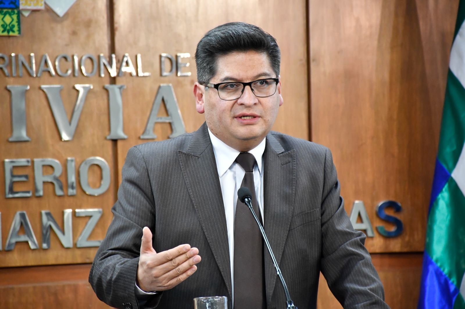 Ministro de Economía define como “coñichi” neoliberal la propuesta constitucional de Goni