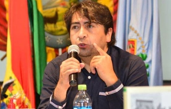 Analista: Generación de políticas para enfrentar la violencia en colegios debe considerar múltiples factores de la sociedad