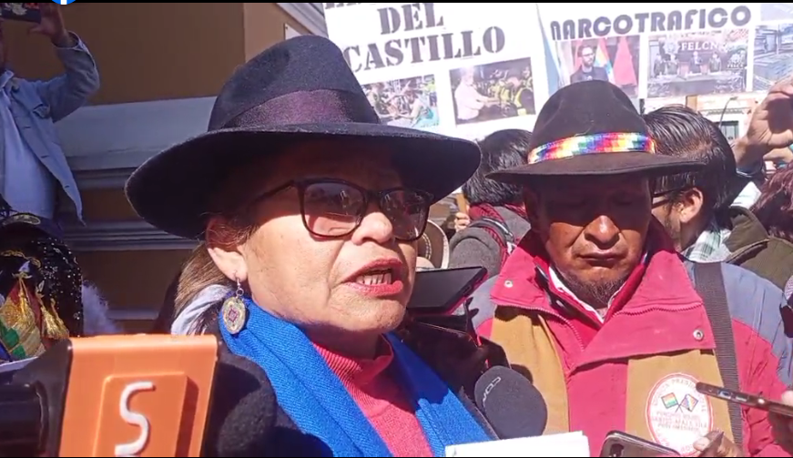 Sectores sociales rechazan censura a Del Castillo y piden a legisladores “radicales” renunciar e irse al Trópico