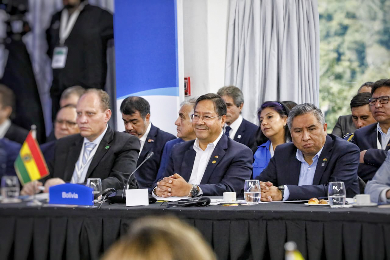 Arce plantea avanzar en el uso del yuan chino y en transacciones en moneda de cada país