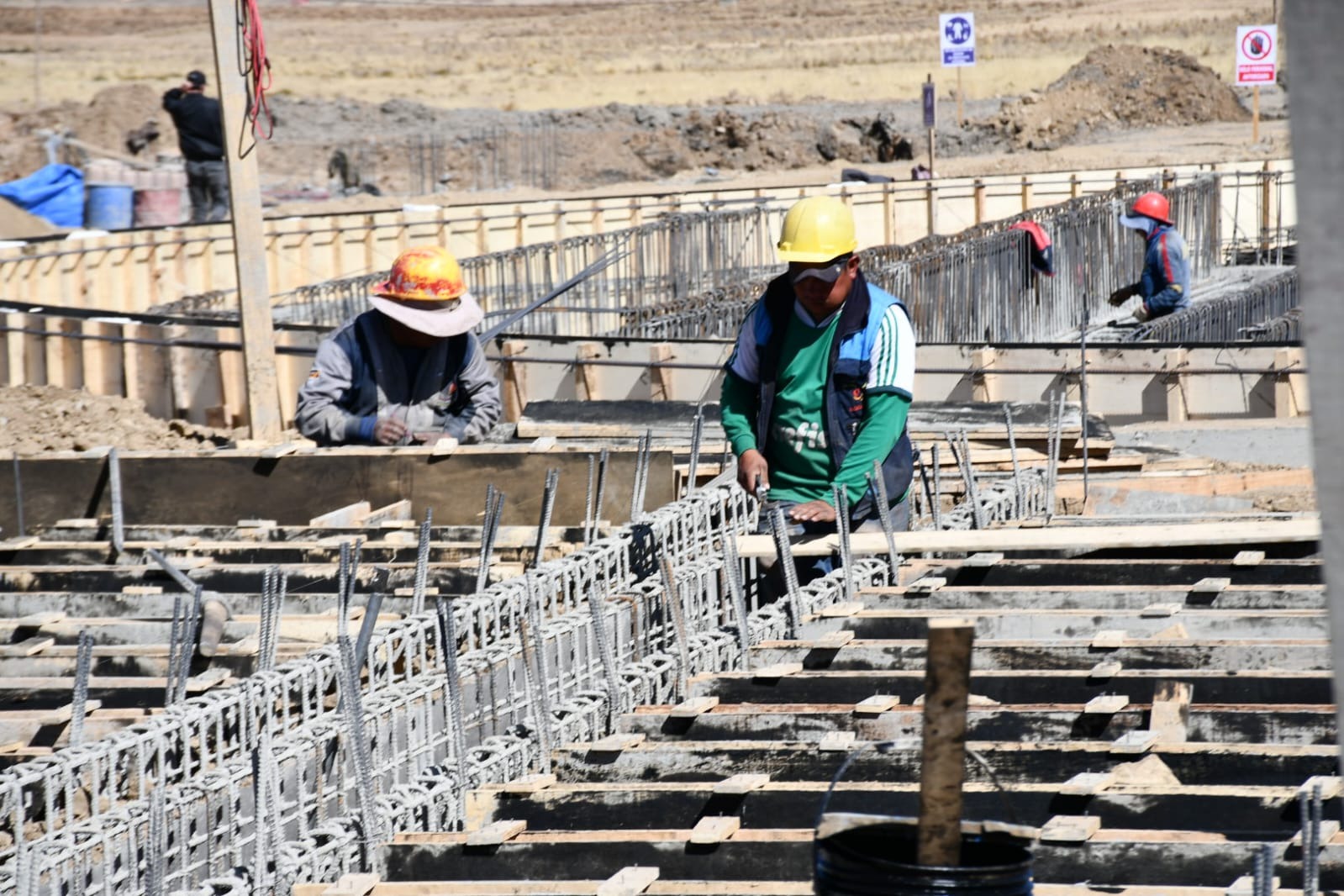 Preparan montaje de cuatro silos de la planta de almacenamiento y transformación de cereales de Viacha