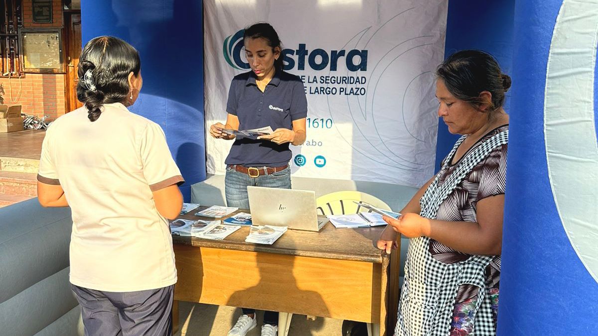 Brigada móvil de la Gestora atiende consultas sobre la Ley de Pensiones en San Julián