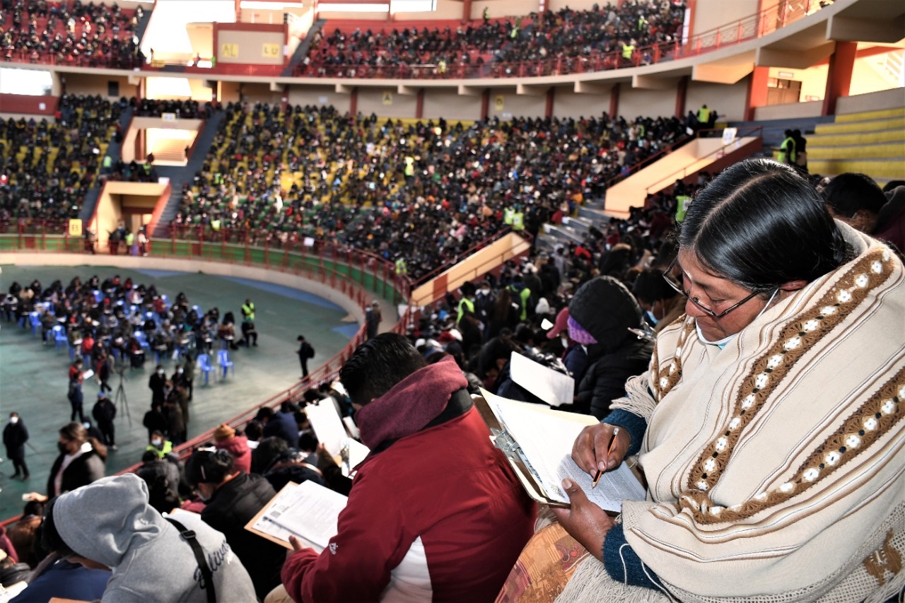 Los maestros rinden este sábado el examen de ascenso de categoría