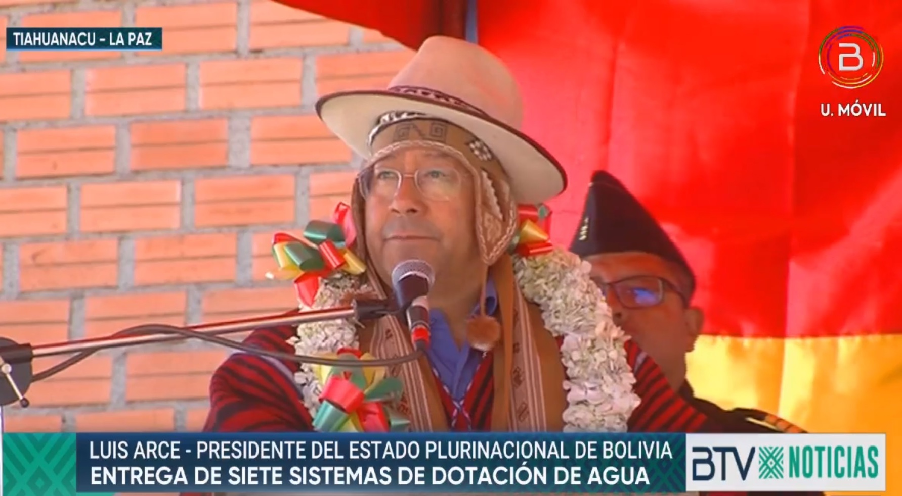 Presidente entrega sistemas de agua en Tiwanaku y pide afrontar la crisis climática de forma inteligente