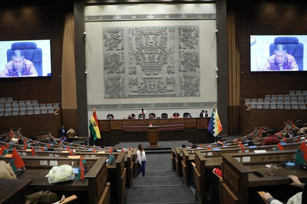 Arce revela que Legislativo no aprueba crédito para estudio de cuatro puentes y la avenida Periférica de El Alto