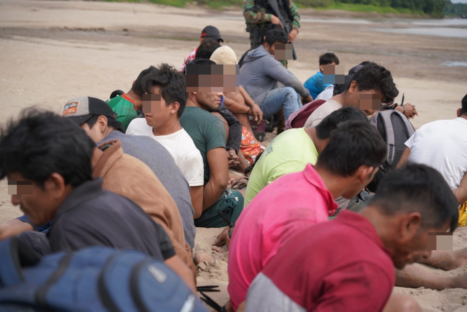 Juez envía a la cárcel a 19 de las 57 personas aprehendidas por minería ilegal en el río Madre de Dios