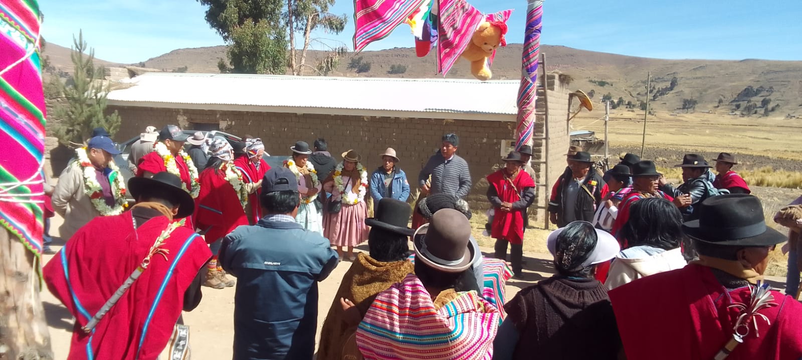 Asamblea en Ancoraimes da conformidad y viabiliza gestiones de crédito para carretera